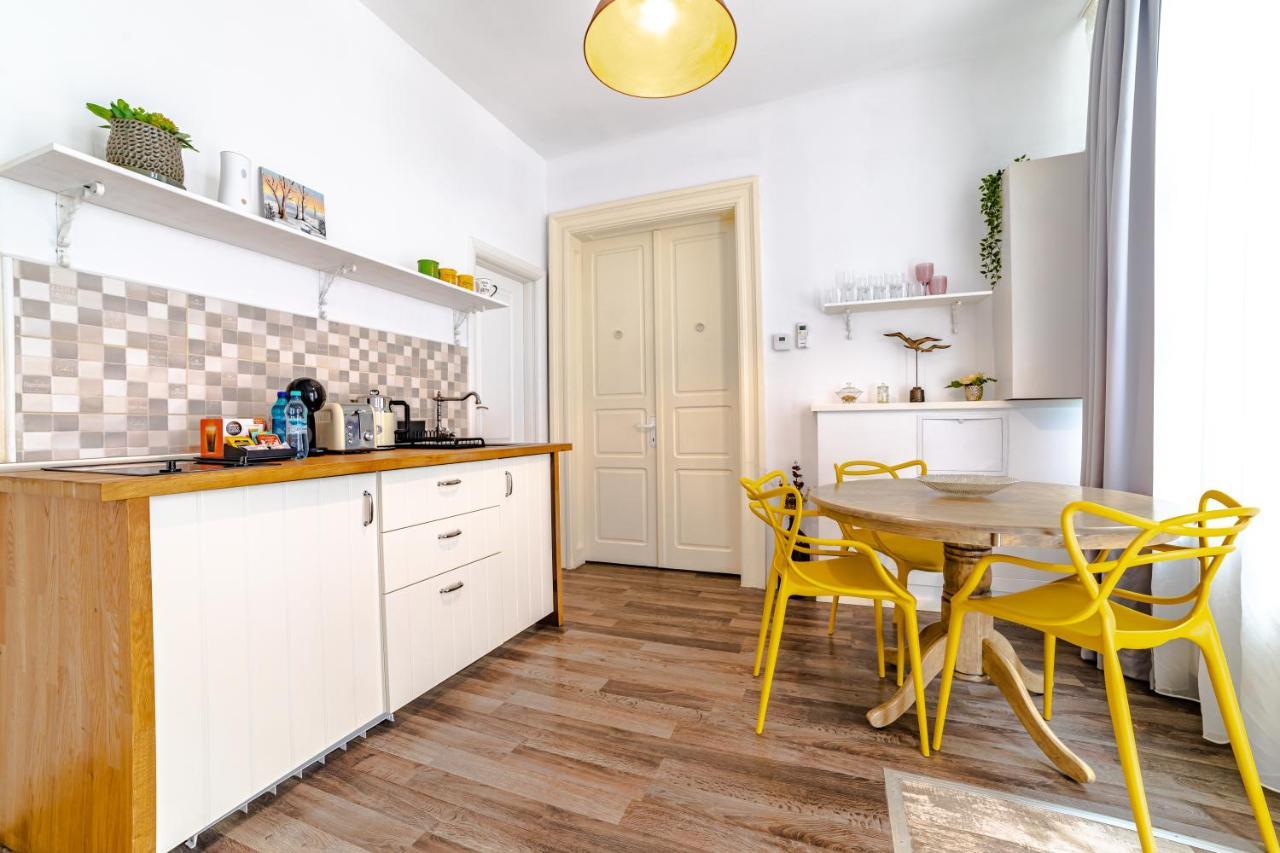 Albert Residence With Complimentary Parking Braşov Extérieur photo