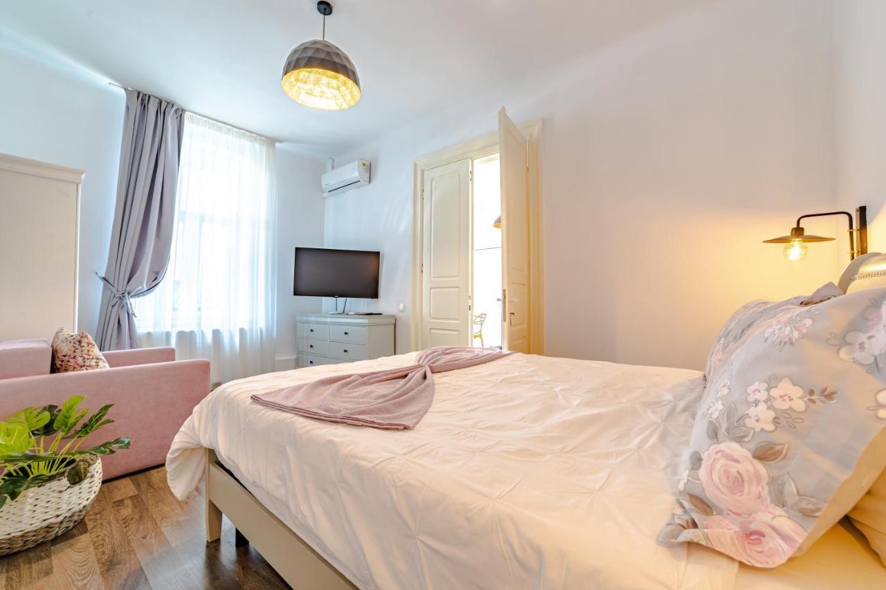 Albert Residence With Complimentary Parking Braşov Extérieur photo