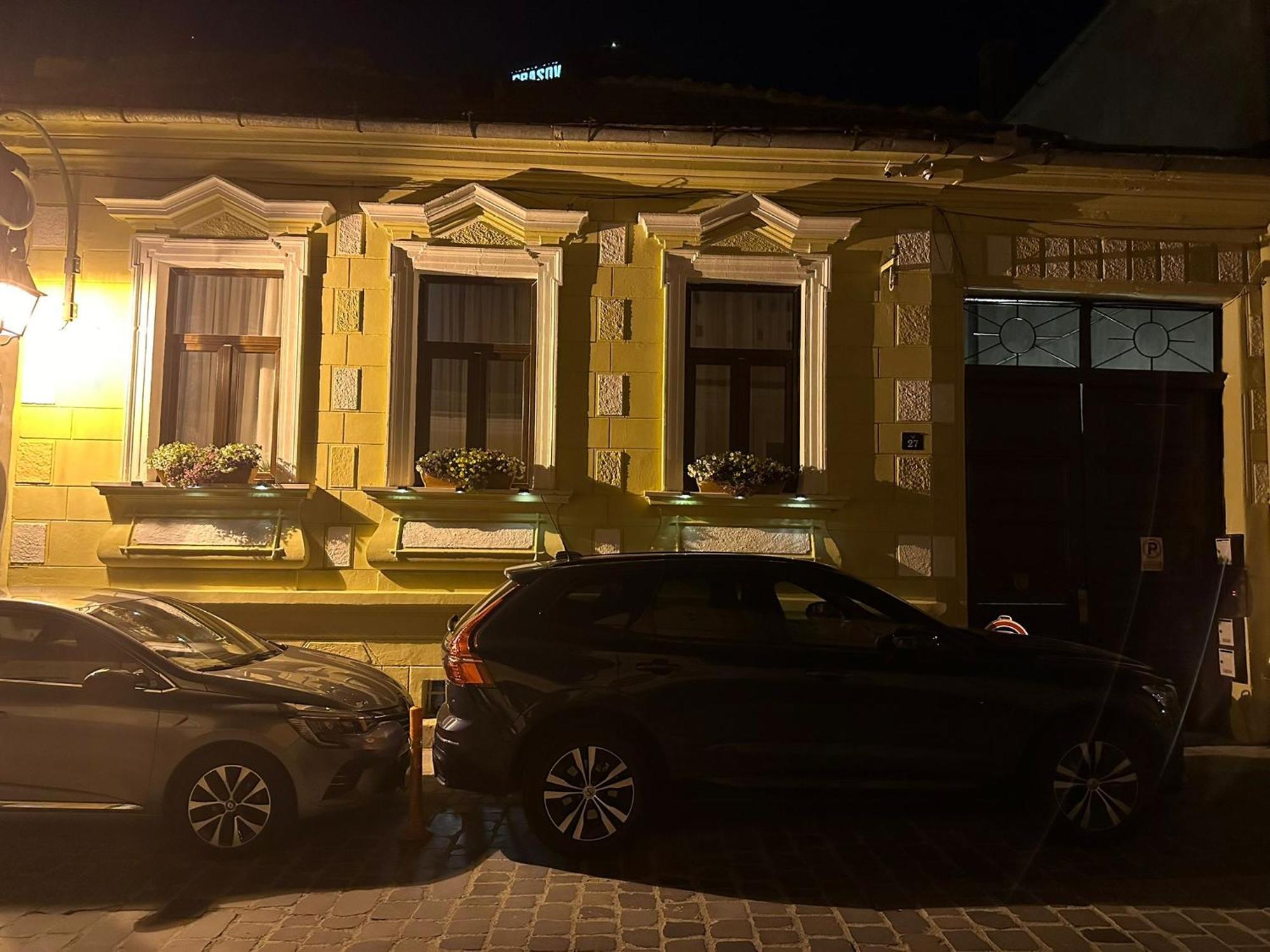 Albert Residence With Complimentary Parking Braşov Extérieur photo