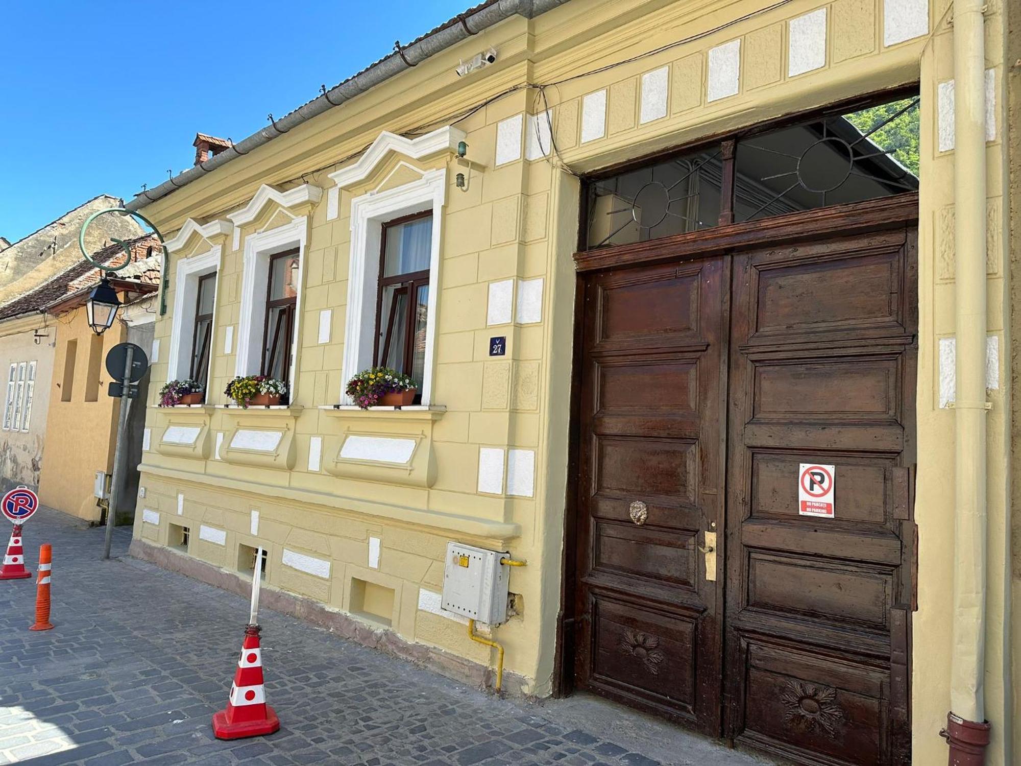 Albert Residence With Complimentary Parking Braşov Extérieur photo